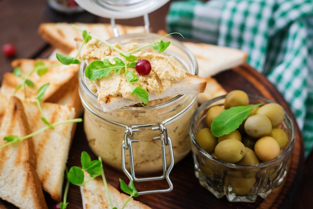 Frischkäse-Aufstrich mit grünen Oliven - immer-frisch.net